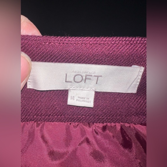 LOFT Burgundy Mini Skirt Size 14 EUC - Picture 4 of 6